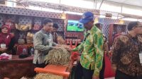 Penas-KTNA XVI Padang, Disnak Aceh Pamerkan Mesin Press Jerami Portabel