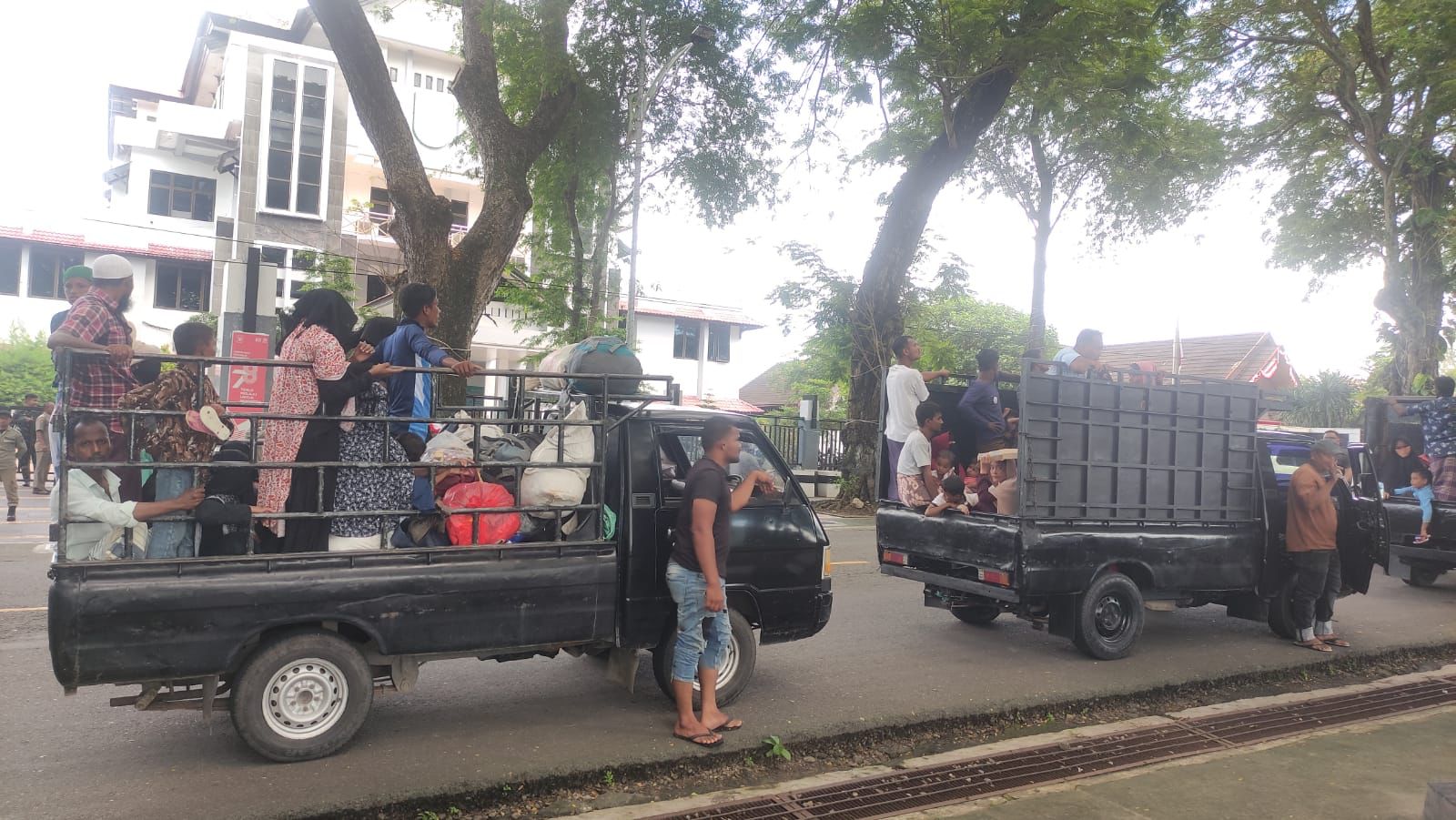Warga Balohan Usir 139 Rohingya ke Kantor Wali Kota Sabang