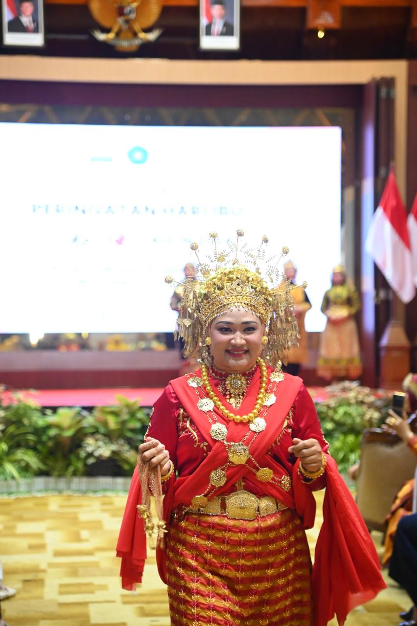 Busana Adat Aceh