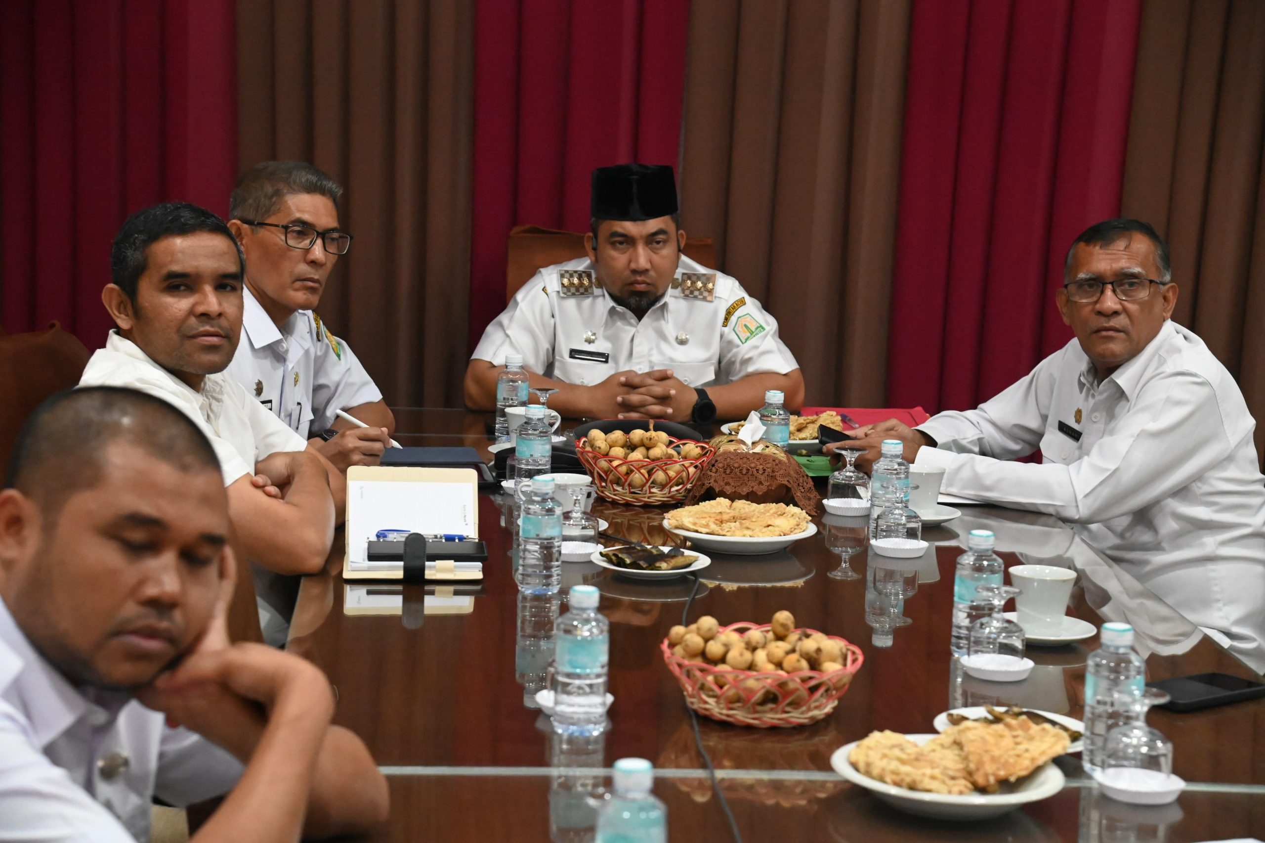 Pj Bupati Ikuti Zoom Meeting
