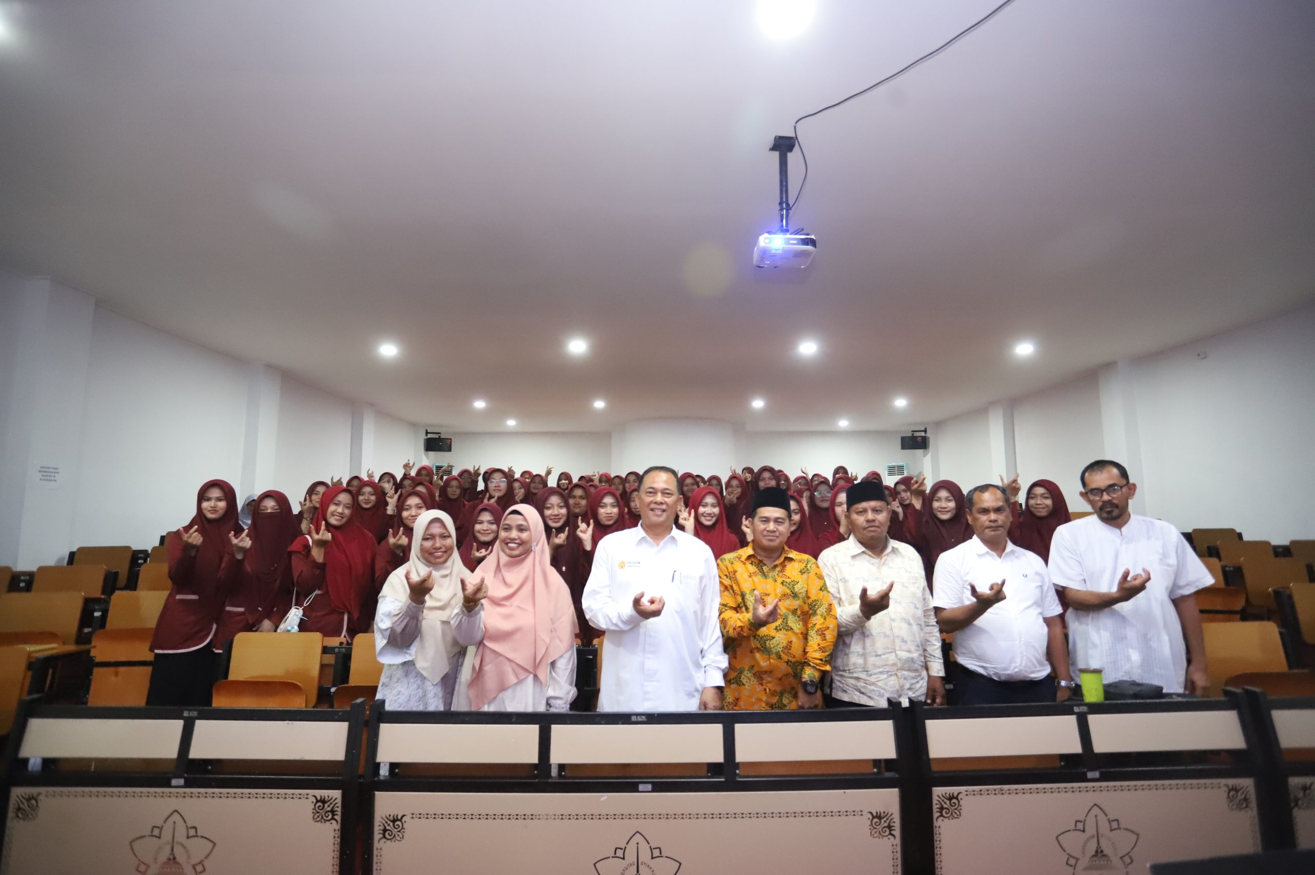 USK Sambut Kunjungan Santri