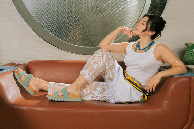 Cara Tampil Stylish Pakai Sandal