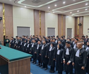 KPT Mengambil Sumpah 71 Advokat
