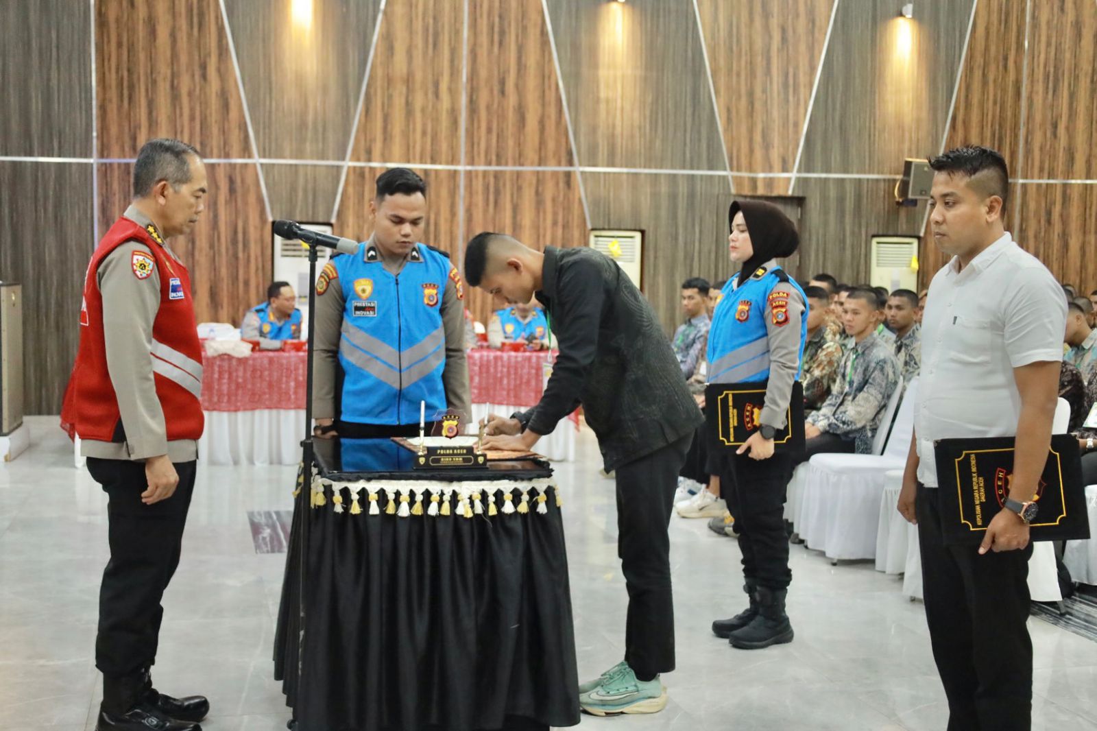 Polda Aceh Gelar Penandatanganan Pakta Integritas dan Pengambilan Sumpah Seleksi Bintara Brimob Polri TA 2026