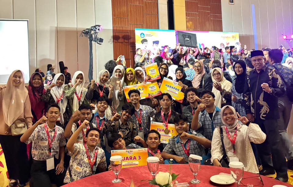 Empat Siswa Aceh Raih Prestasi Nasional di FLS3N, Plt. Kadisdik Aceh: Ini Bukti Anak Kita Mampu Bersaing