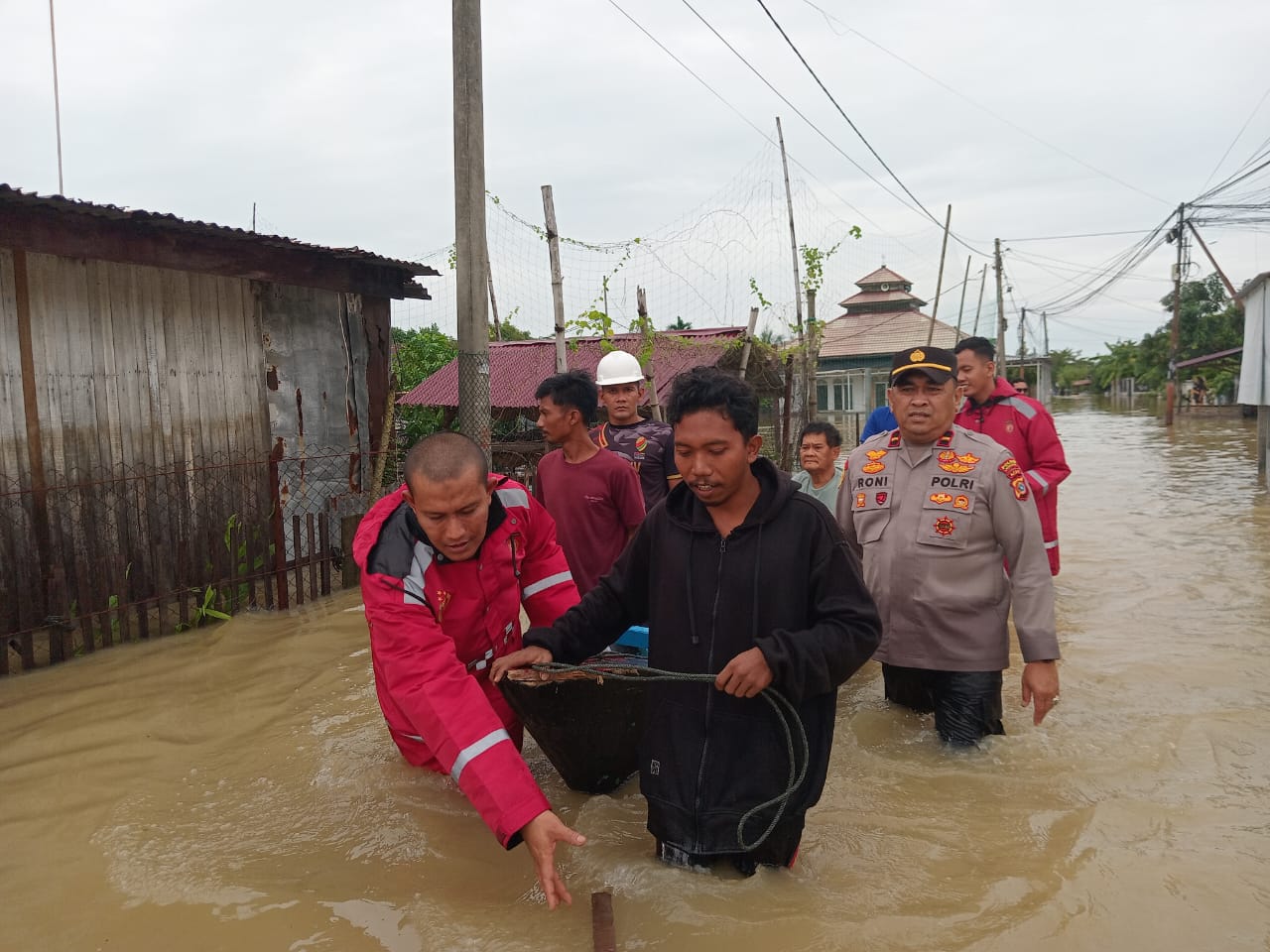 Polres Pidie Jaya Gerak Cepat Tangani dan Evakuasi Korban Banjir