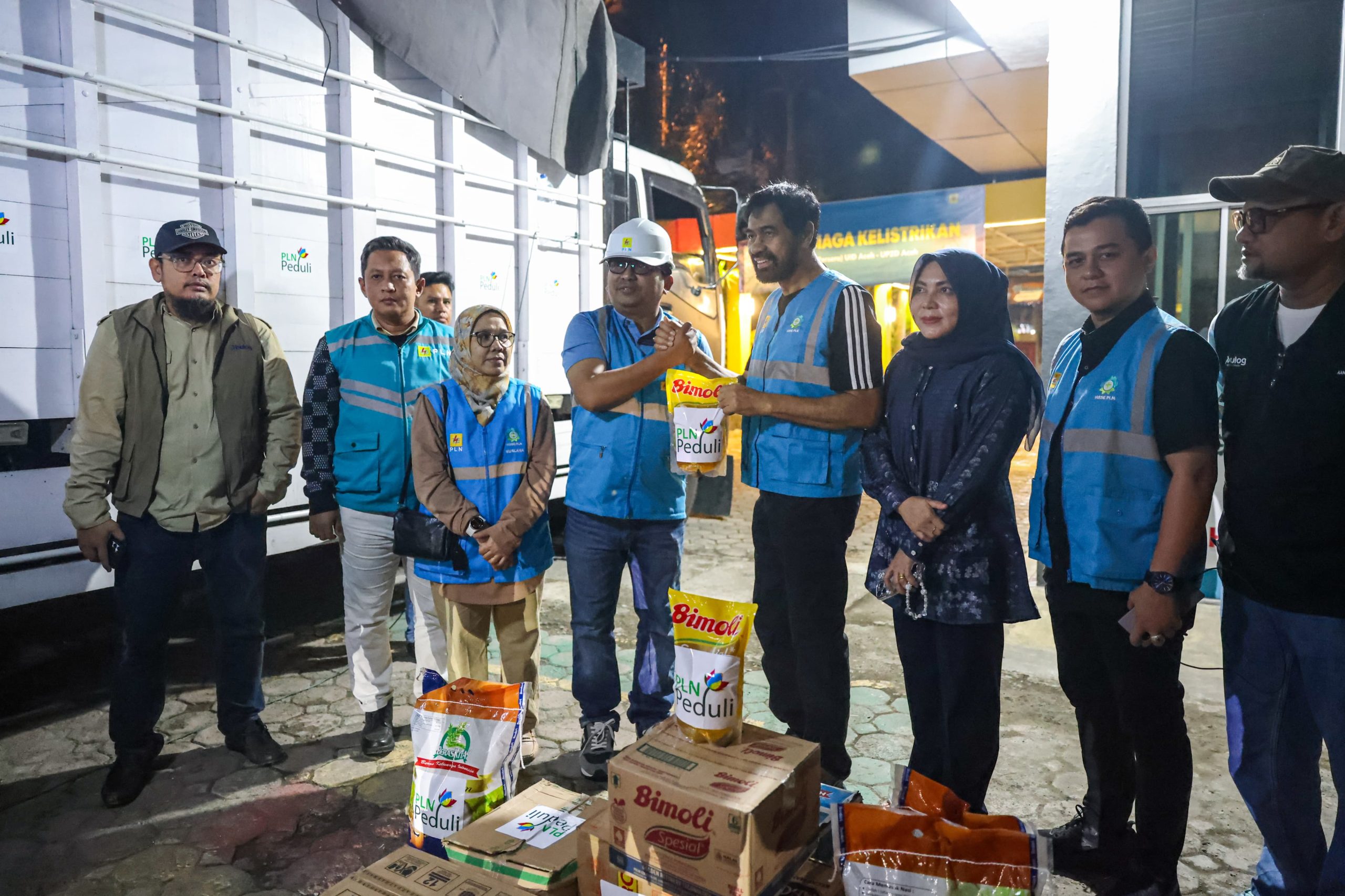 Mualem Terima Bantuan PLN, Pemulihan Listrik Daerah Terisolasi Dipercepat