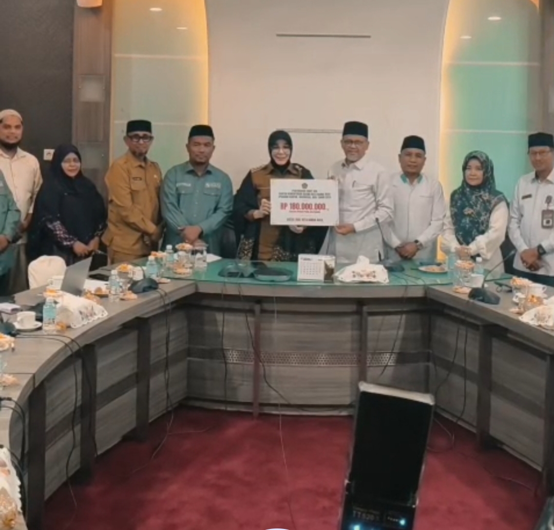 Pemko Banda Aceh Terima Dana Zakat Rp180 Juta dari Kemenag