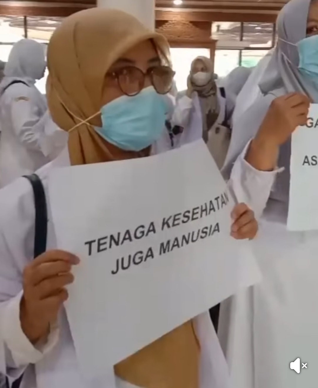 Tenaga Medis RSIA dan RSJ Aceh Gelar Aksi Damai Tuntut Pembayaran Jasa Pelayanan Tahun 2025