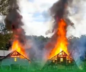 Kebakaran Hebat Hanguskan Dua Rumah Santri di Pesantren Arrabwah Indrapuri