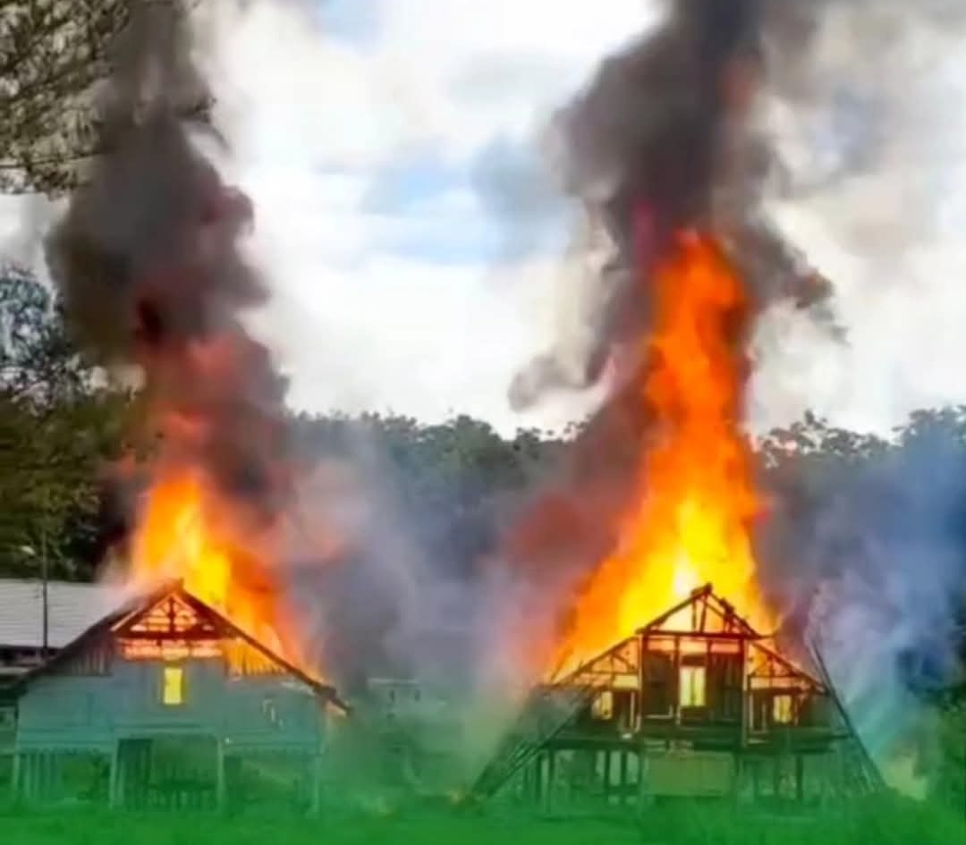 Kebakaran Hebat Hanguskan Dua Rumah Santri di Pesantren Arrabwah Indrapuri