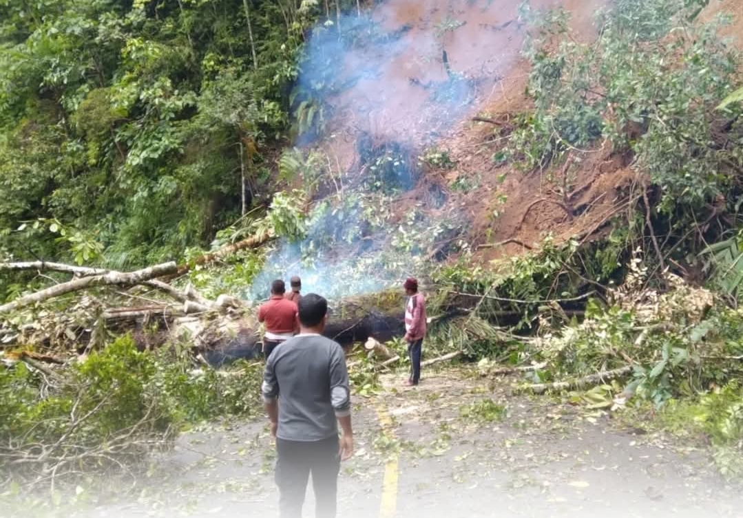 Hujan Deras Picu Longsor di Nagan Raya, Akses Beutong–Takengon Sempat Tertutup Namun Kini Sudah Normal