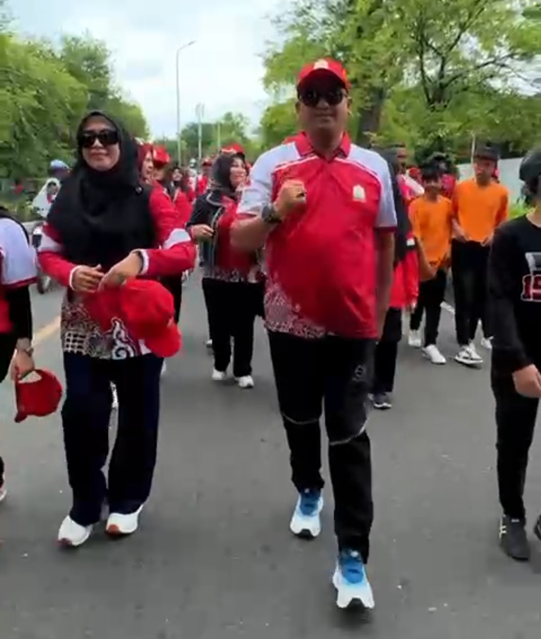 Dinas Sosial Aceh Meriahkan Hari Pahlawan 2025 dengan Jalan Santai, Ratusan Peserta Antusias Ikut Serta