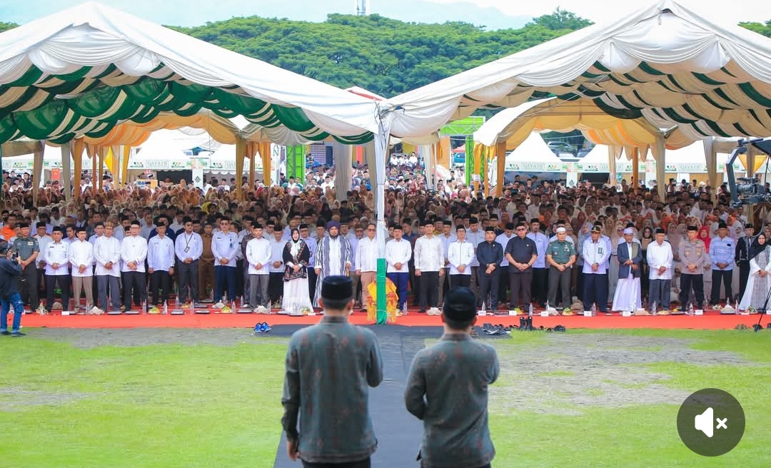 Maulid Raya Pemko Banda Aceh Penuh Kekhusyukan, Ustadz Derry Sulaiman: “Umat Nabi Dijanjikan Masuk Surga Lebih Awal”