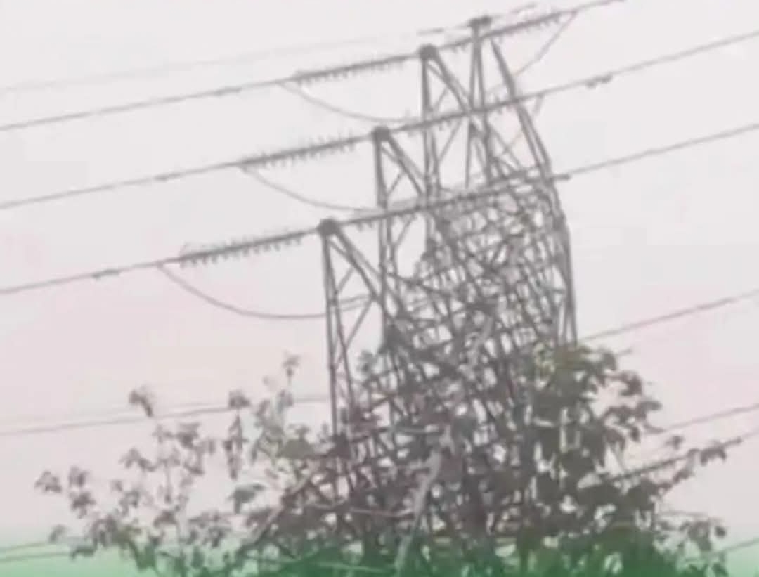 5 Tower 150 kV Roboh Dihantam Cuaca Ekstrem, Kelistrikan Aceh Lumpuh: PLN Kerahkan Ratusan Personel dan Hercules