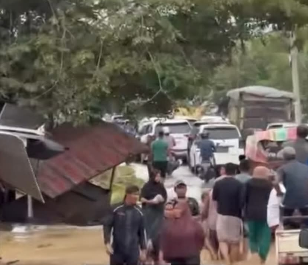 Jembatan Krueng Meureudu Runtuh, Jalur Alternatif Meureudu–Meurah Dua Jadi Akses Vital Warga dan Pengendara
