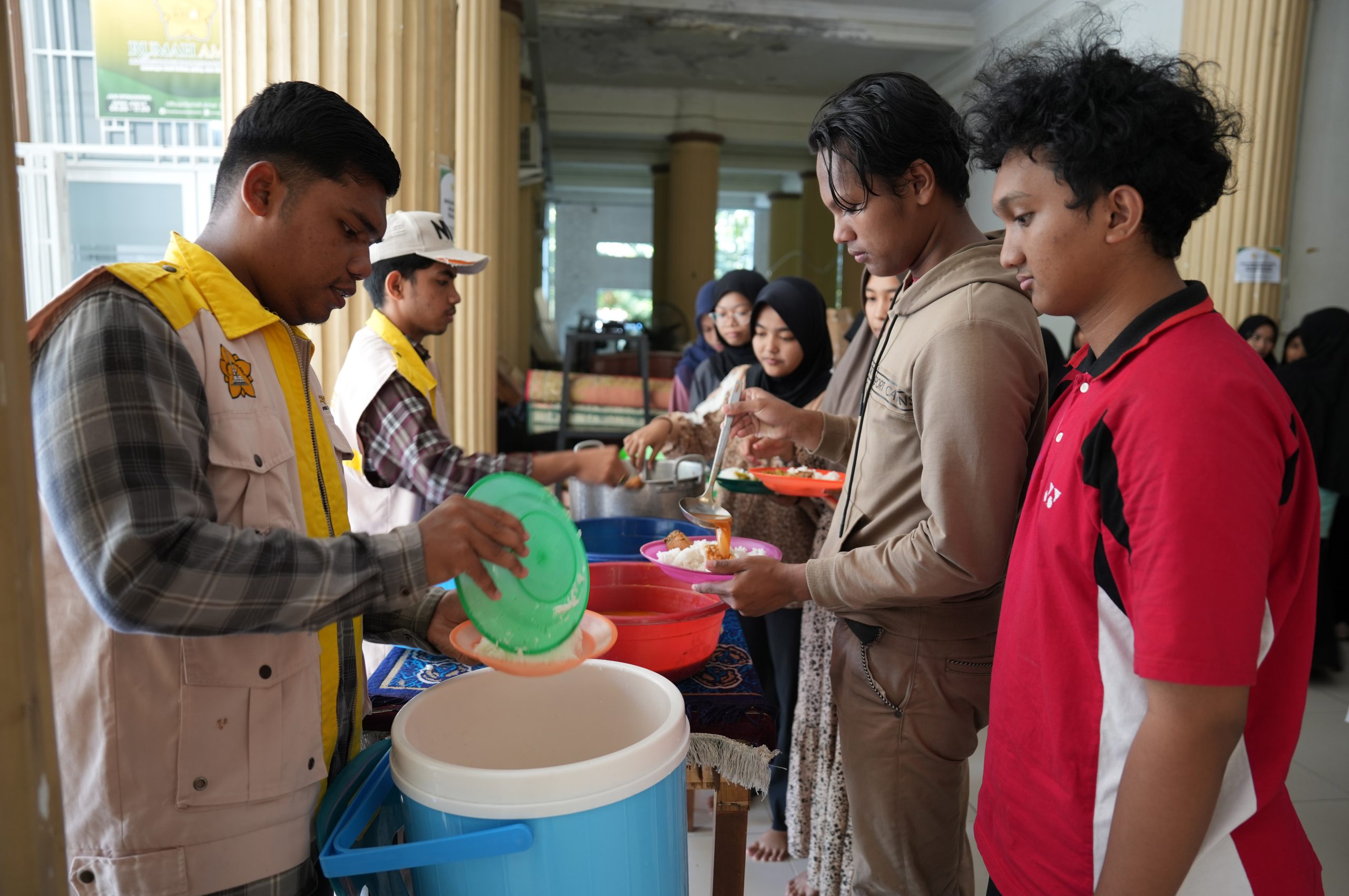 Rumah Amal USK Sediakan Dapur Umum Untuk Mahasiswa Terdampak Bencana
