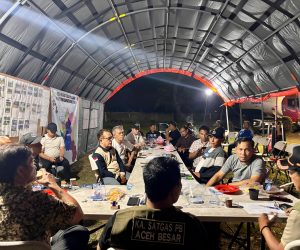IMG-20251203-WA0027(1) Pemkab Aceh Besar Gelar Rapat Evaluasi dan Koordinasi Penanganan Bencana