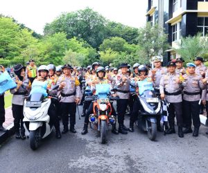 Polda Sumbar Lepas Ratusan Paket Bantuan untuk Lima Titik Bencana di Kota Padang