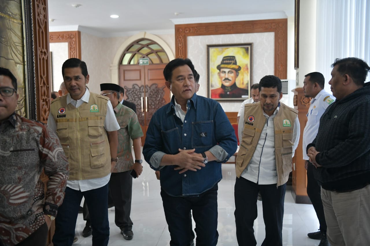 Sekda Aceh Jemput Kedatangan Menko Kumham Imipas di Aceh