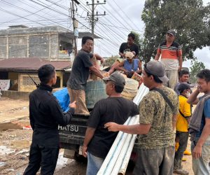 Masyarakat Di Desa Dalam Kabupaten Aceh Tamiang Sangat Senang dengan Pembuatan Sumur Bor oleh Satbrimob Polda Aceh