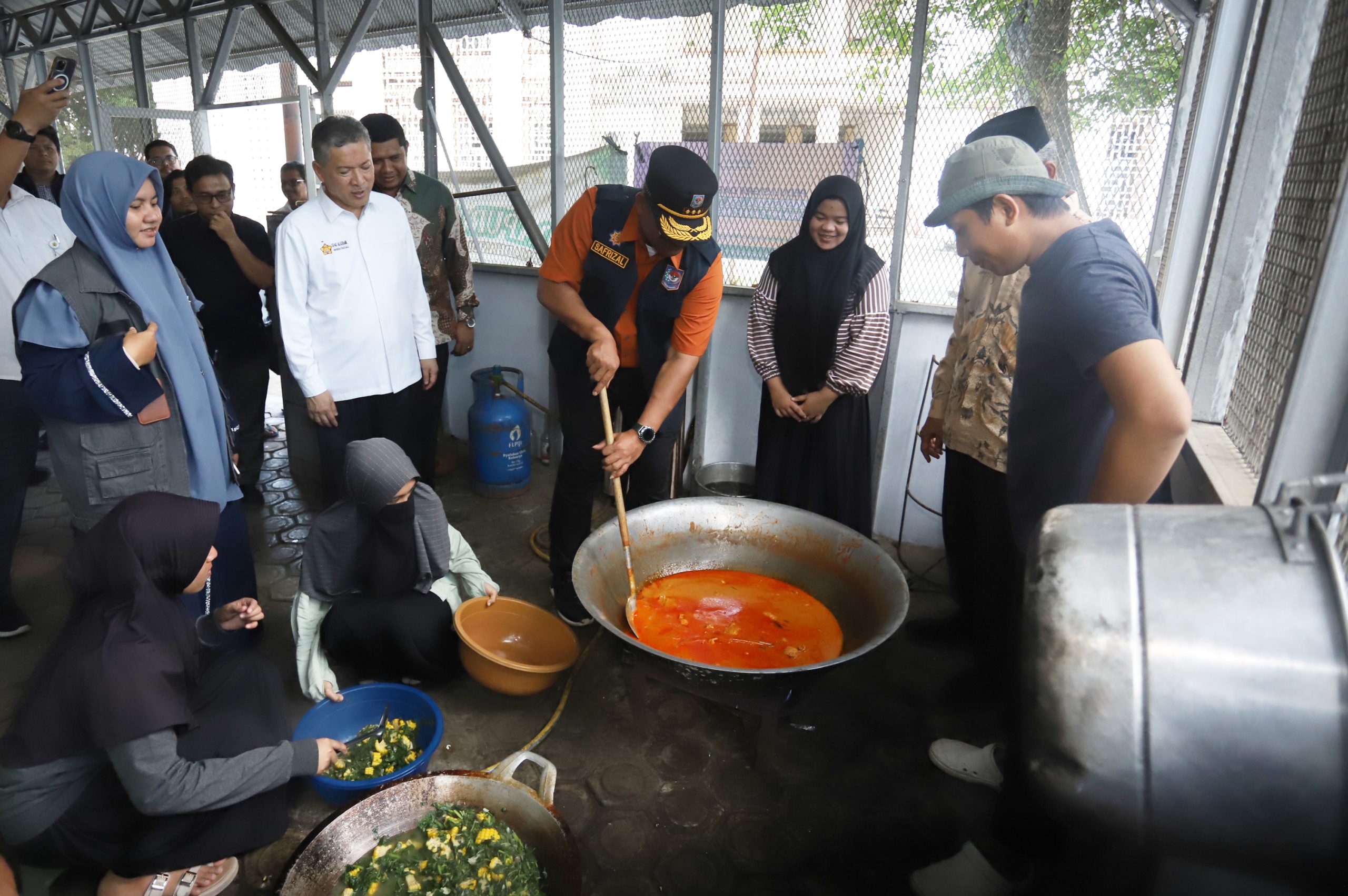 Dua Dirjen Putra Aceh Sambangi Dapur Umum USK, Perkuat Bantuan Kemanusiaan untuk Korban Banjir