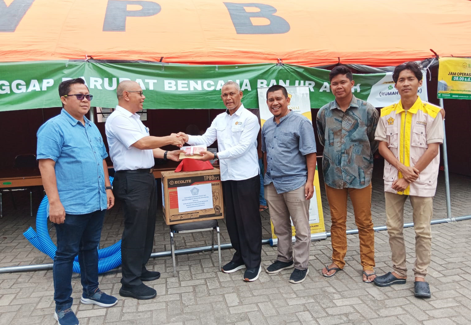 ISEI Salurkan Bantuan Air Bersih dan 4.000 Paket Makan Gratis untuk Korban Bencana Melalui USK