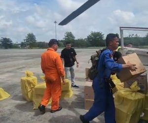 Empat Helikopter Polri Angkut Bantuan Untuk Masyarakat Terdampak Banjir Dari Posko Polda Aceh Bandara Kualanamu