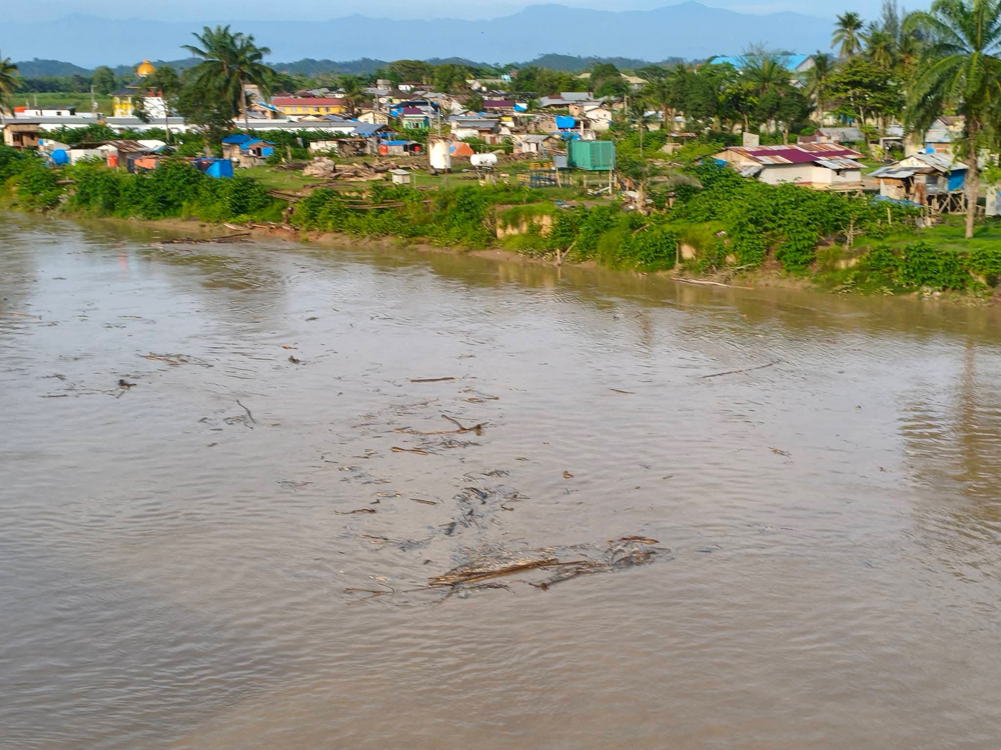 Air Sungai Tamiang Mulai Naik