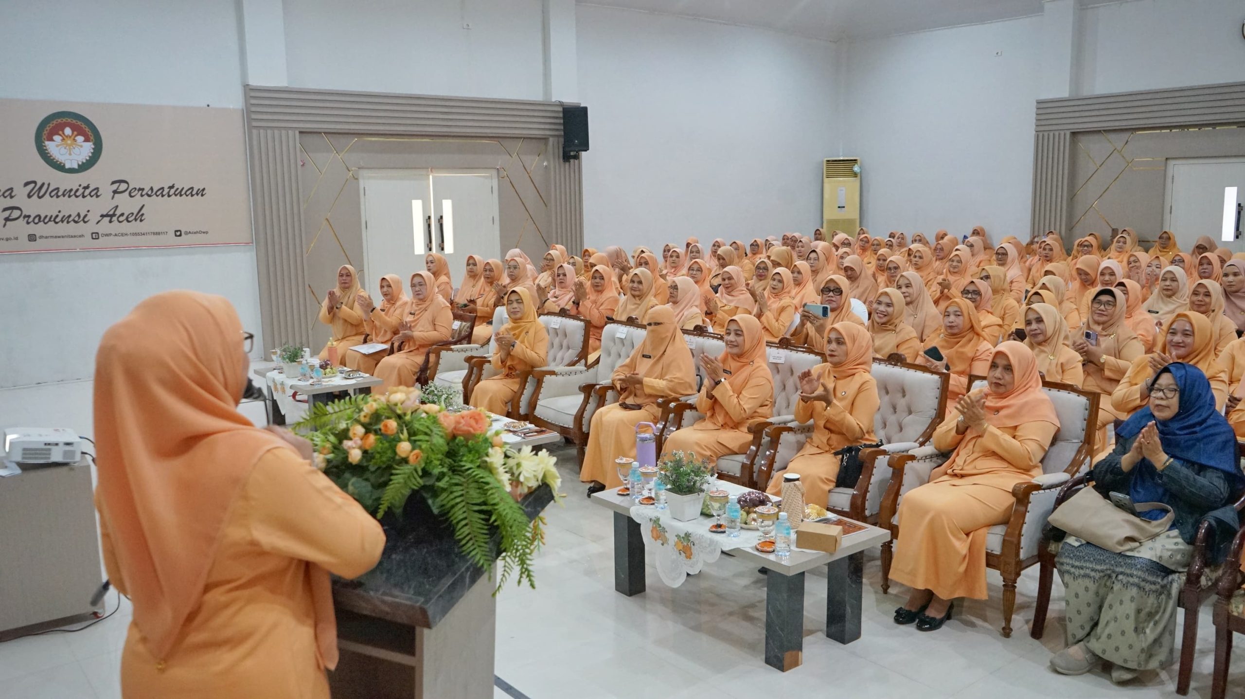 Buka Rakor DWP se Aceh