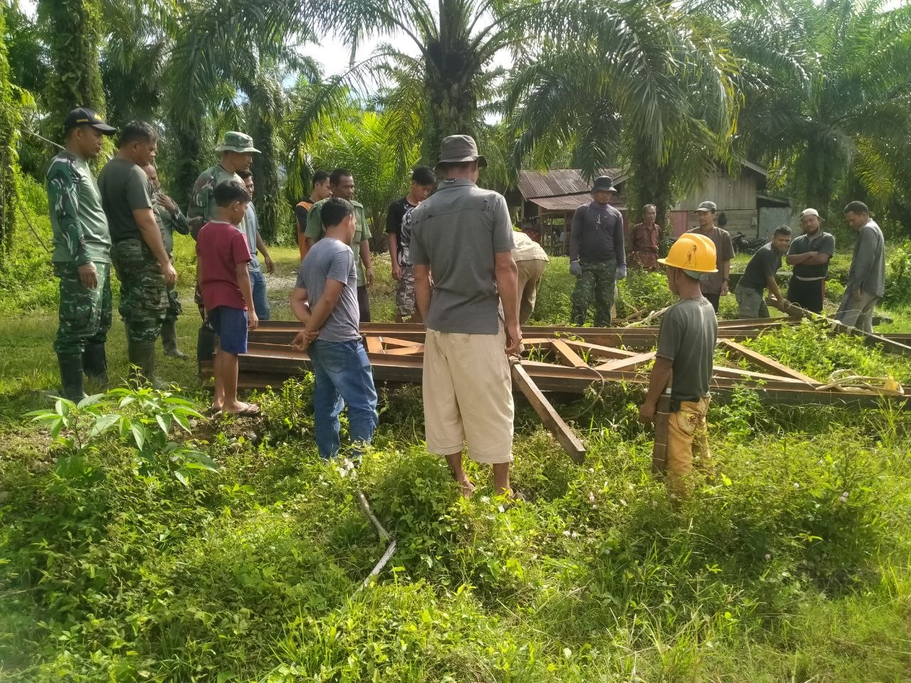 Kodim 0108/Aceh Tenggara Bersama Warga
