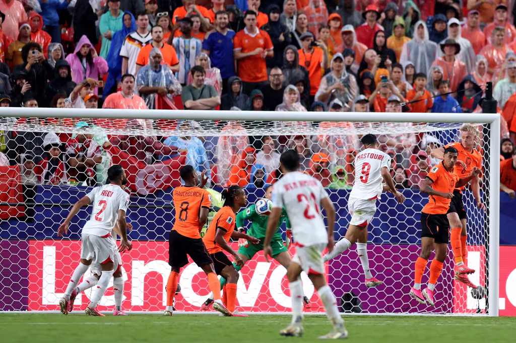 Belanda vs Tunisia 3-1