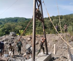 Pembangunan Jembatan Gantung Perintis
