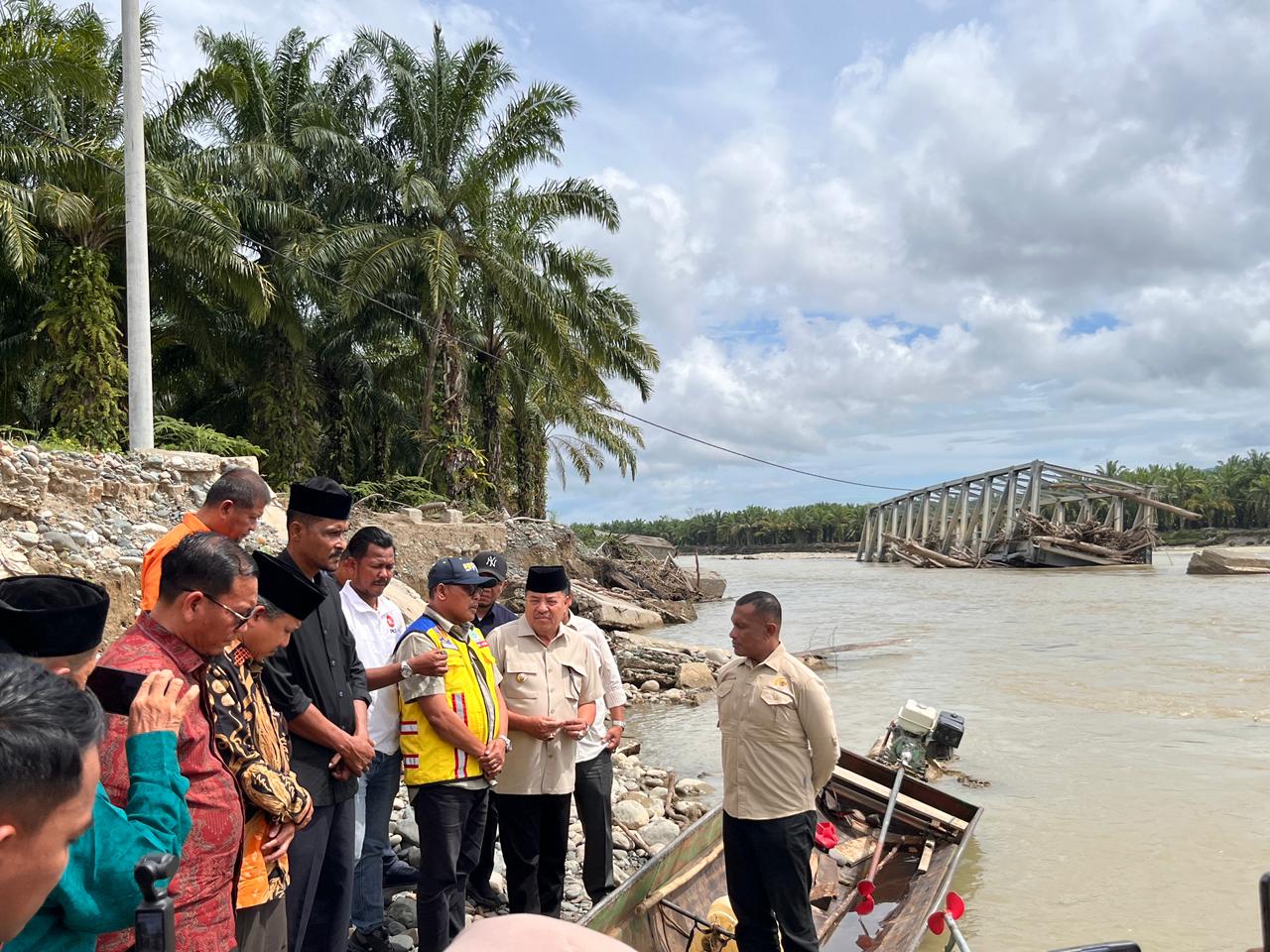 Jembatan Putus Akibat Banjir, Ghufran Soroti Nasib Pelajar yang Bertaruh Nyawa Setiap Hari