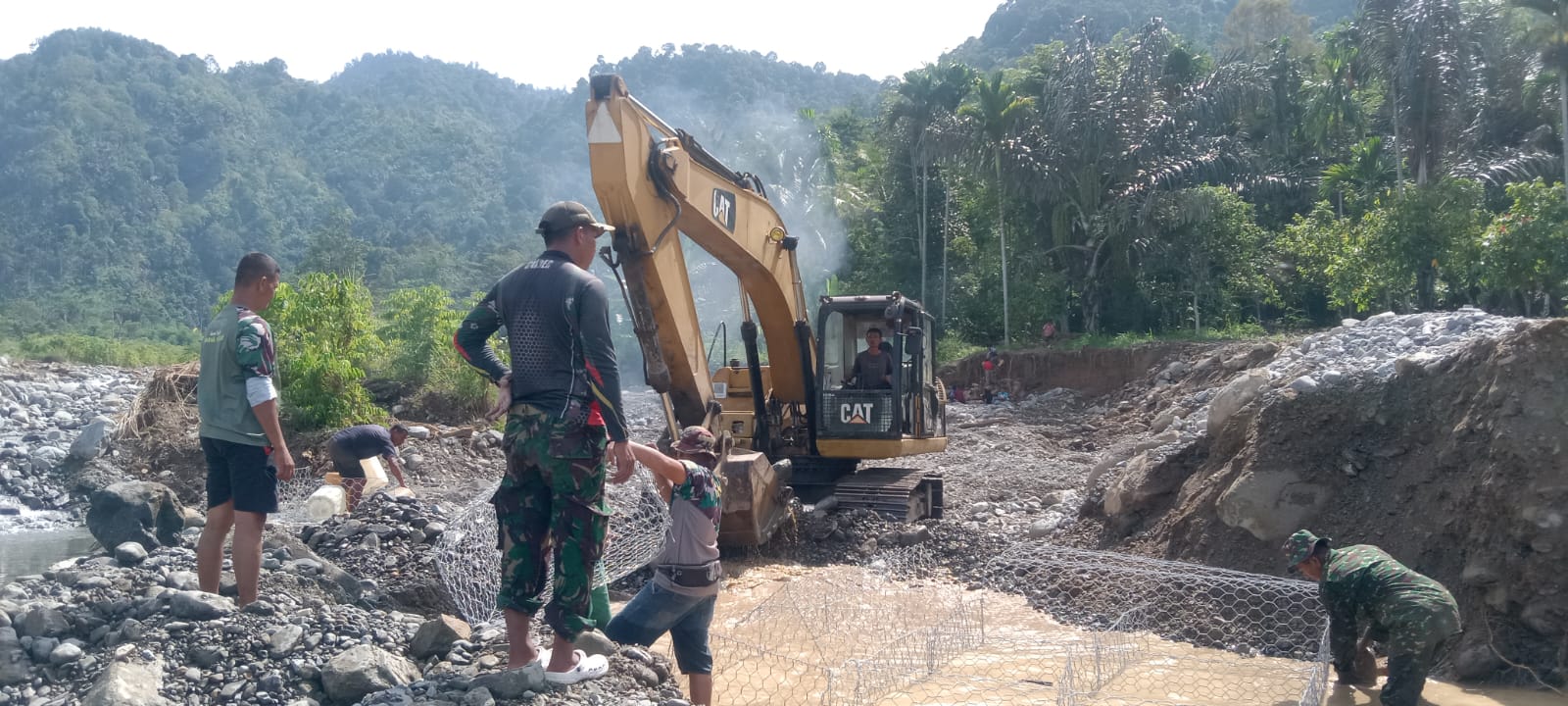Kodim 0108/Agara Bersama Warga Gotong Royong