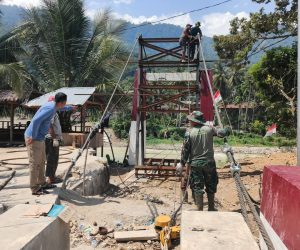 Kodim 0108/Agara mulai pasang Tali Sling Jembatan Gantung Ds. Kuning Abadi, Aceh Tenggara