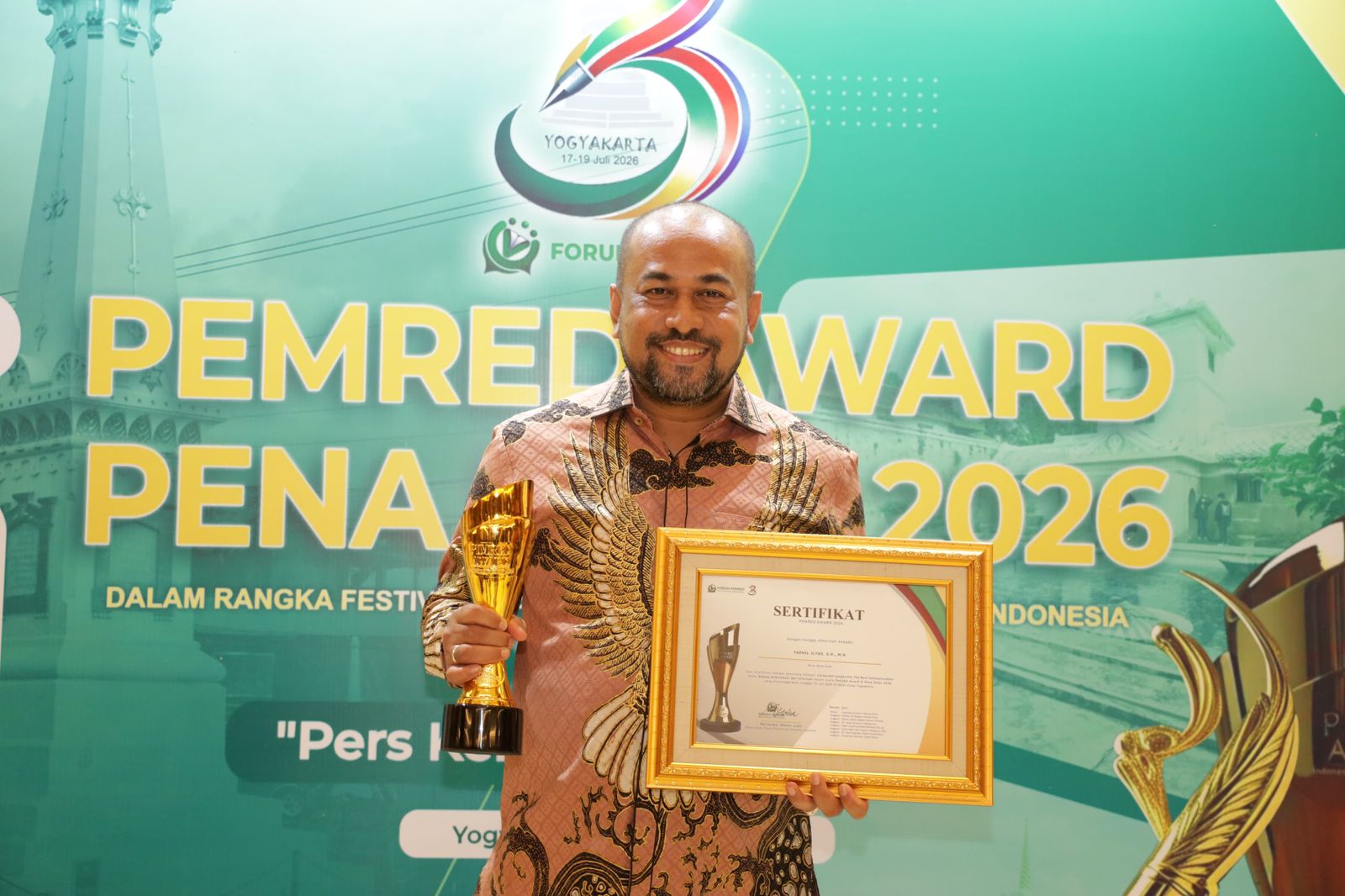 Direktur Utama Bank Aceh Raih Pemred Award 2026 atas Komitmen Keterbukaan Informasi