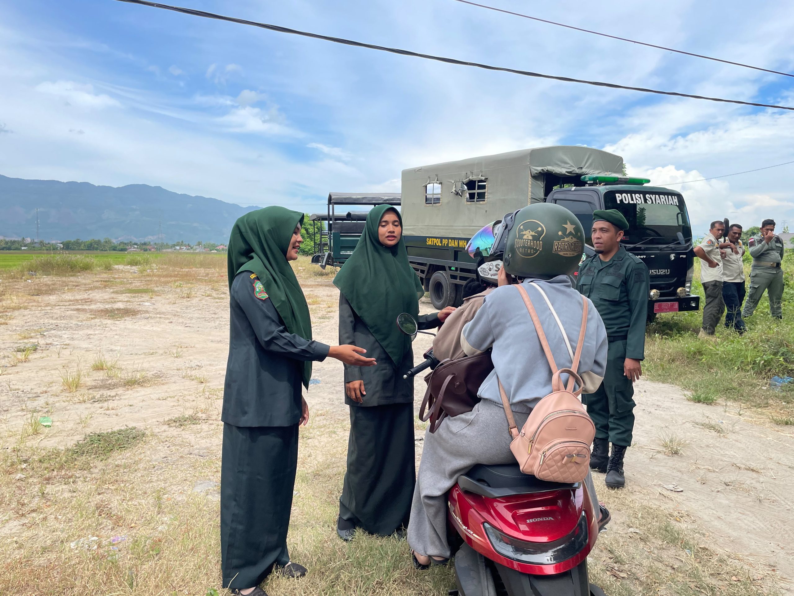 Gelar Razia Gabungan Busana Islami