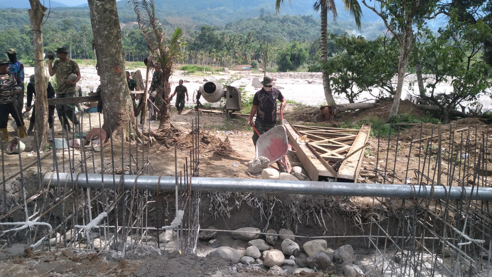 Percepat Pembangunan Jembatan Gantung Perintis