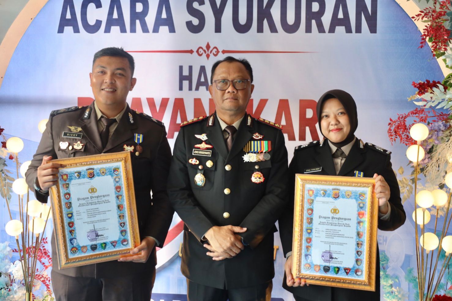 Dua Personel Bidhumas Polda Aceh Terima Penghargaan