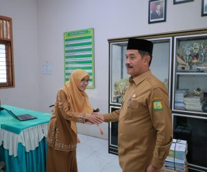Hari Pertama Masuk Sekolah, Wabup Aceh Besar Berikan Energi Baru untuk Siswa dan Guru SDN Blang Bintang