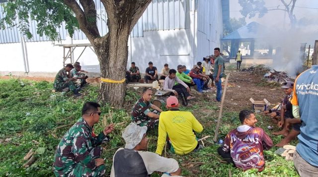 Gotong Royong Bersihkan Koperasi Desa Merah Putih Kayee Panyang