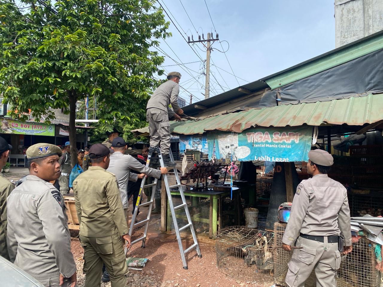 Penataan Pasar Lambaro Berlanjut, Bangunan yang Langgar Aturan Dibongkar