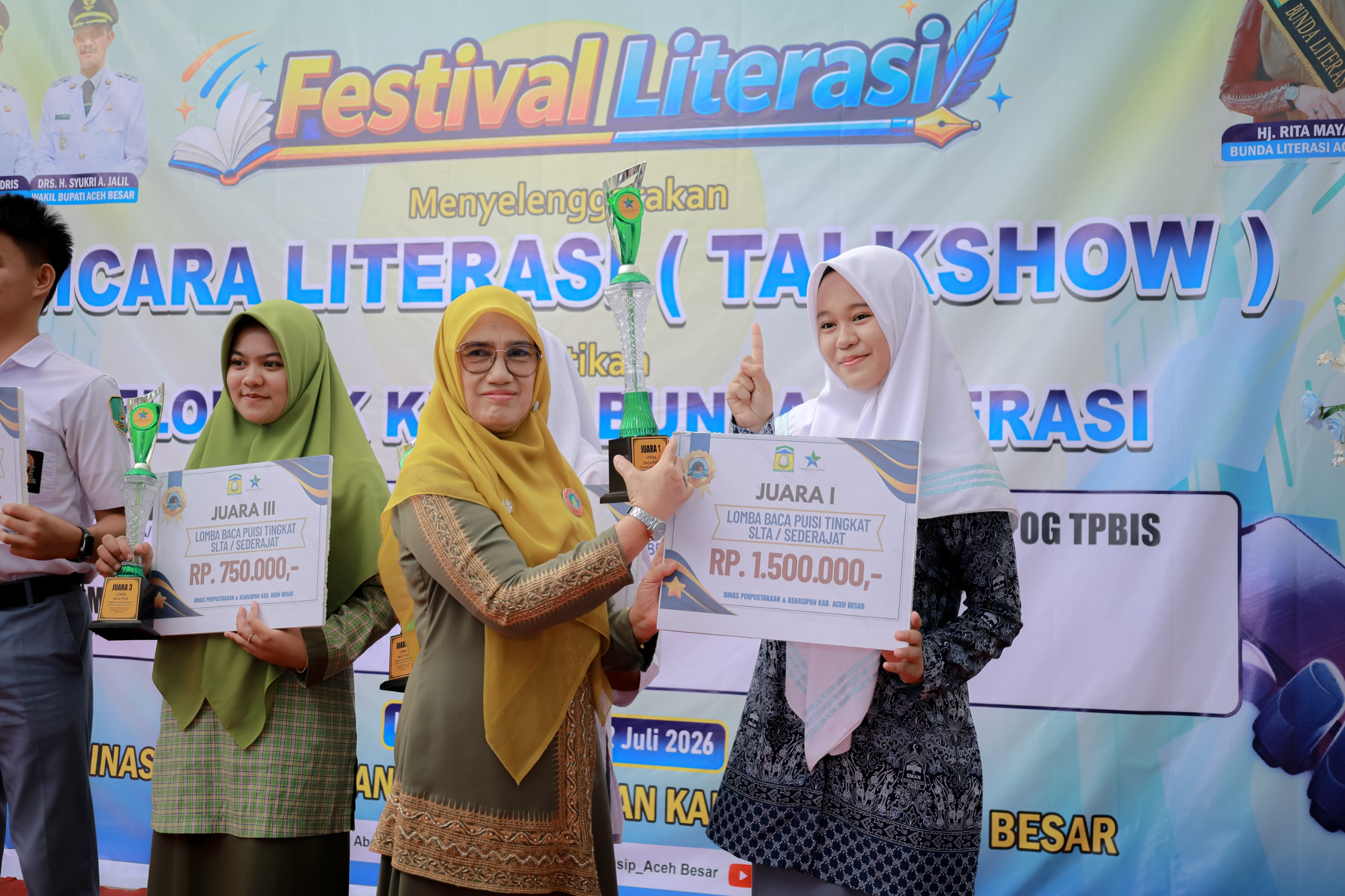 Dorong Literasi Jadi Kebiasaan