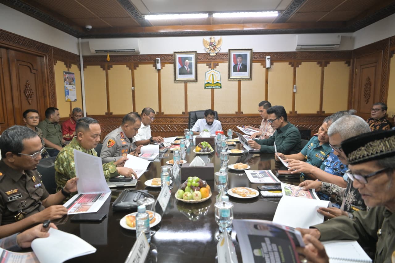 Tambang Ilegal Hingga LGBT