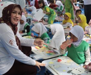 Sejenak Tinggalkan Gawai Lestarikan Permainan Tradisional