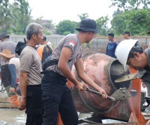 Melalui Bakti Sosial Kami Hadir Bersama Rakyat