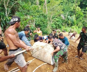 TNI dan Rakyat Satukan Langkah Pembukaan Jalan