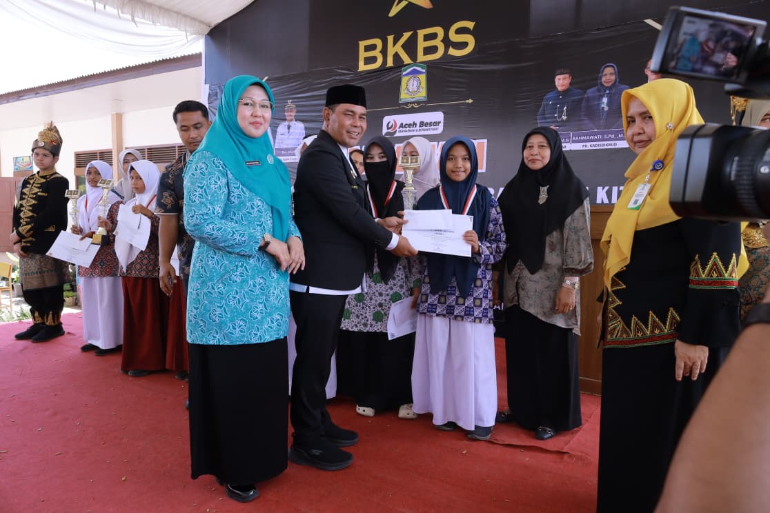 SDN Lampeuneurut Borong 3 Juara di Ajang Beut Kitab Bak Sikula