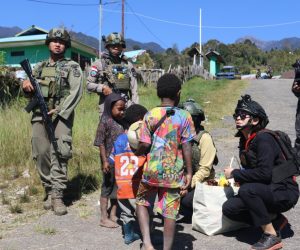 Sosok Srikandi Humanis Di Satgas Damai Cartenz